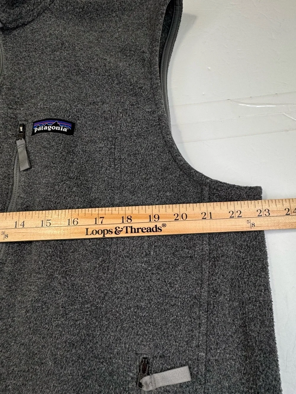 Patagonia Synchilla Fleece Vest Men’s Large Gray Full Zip Pockets Outdoor Hiking